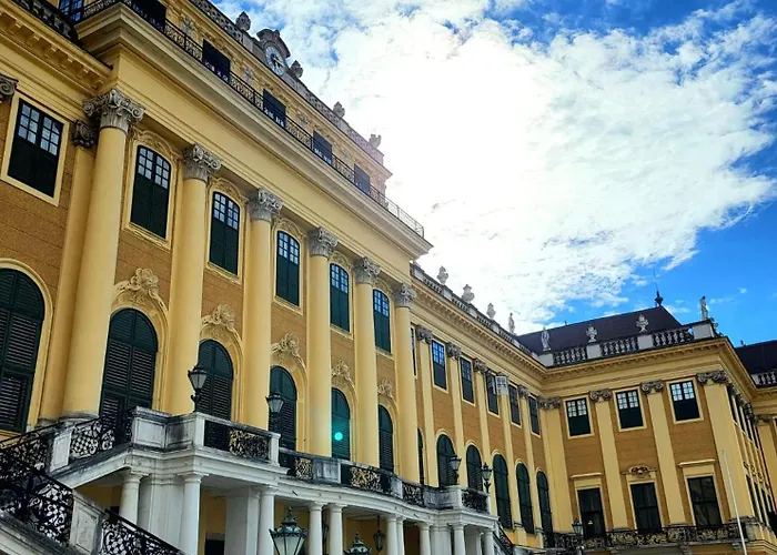 Schoenbrunn - Geraeumig Und Liebevoll Dekoriert In Zentrumsnaehe * Vienna