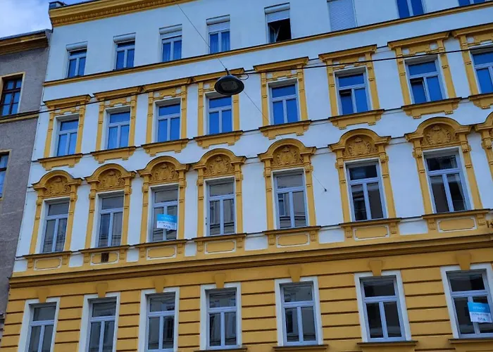 Schoenbrunn - Geraeumig Und Liebevoll Dekoriert In Zentrumsnaehe * Vienna